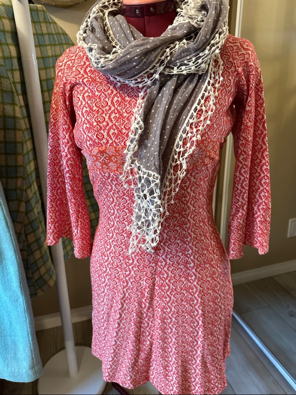 1970’s Women's Coral Patterned Long-Sleeve Dress